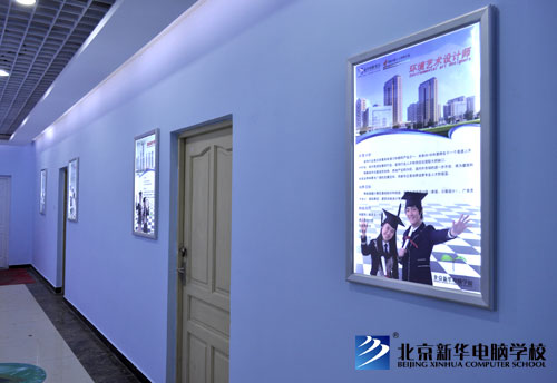 门口海报展示