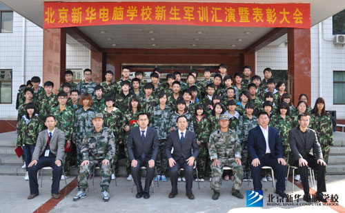 �μӾ�ѵ������ͬѧ���쵼