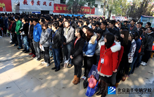 参加本次活动的老师与同学们