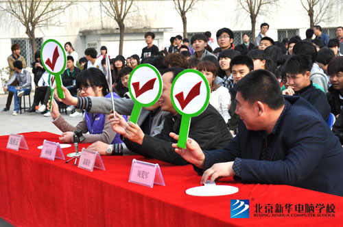 ��ί����