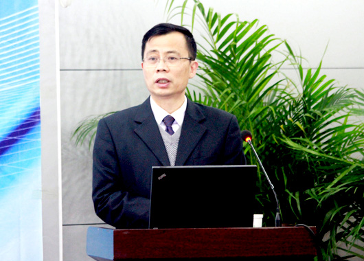 集团汽修事业部束开俊副部长讲课